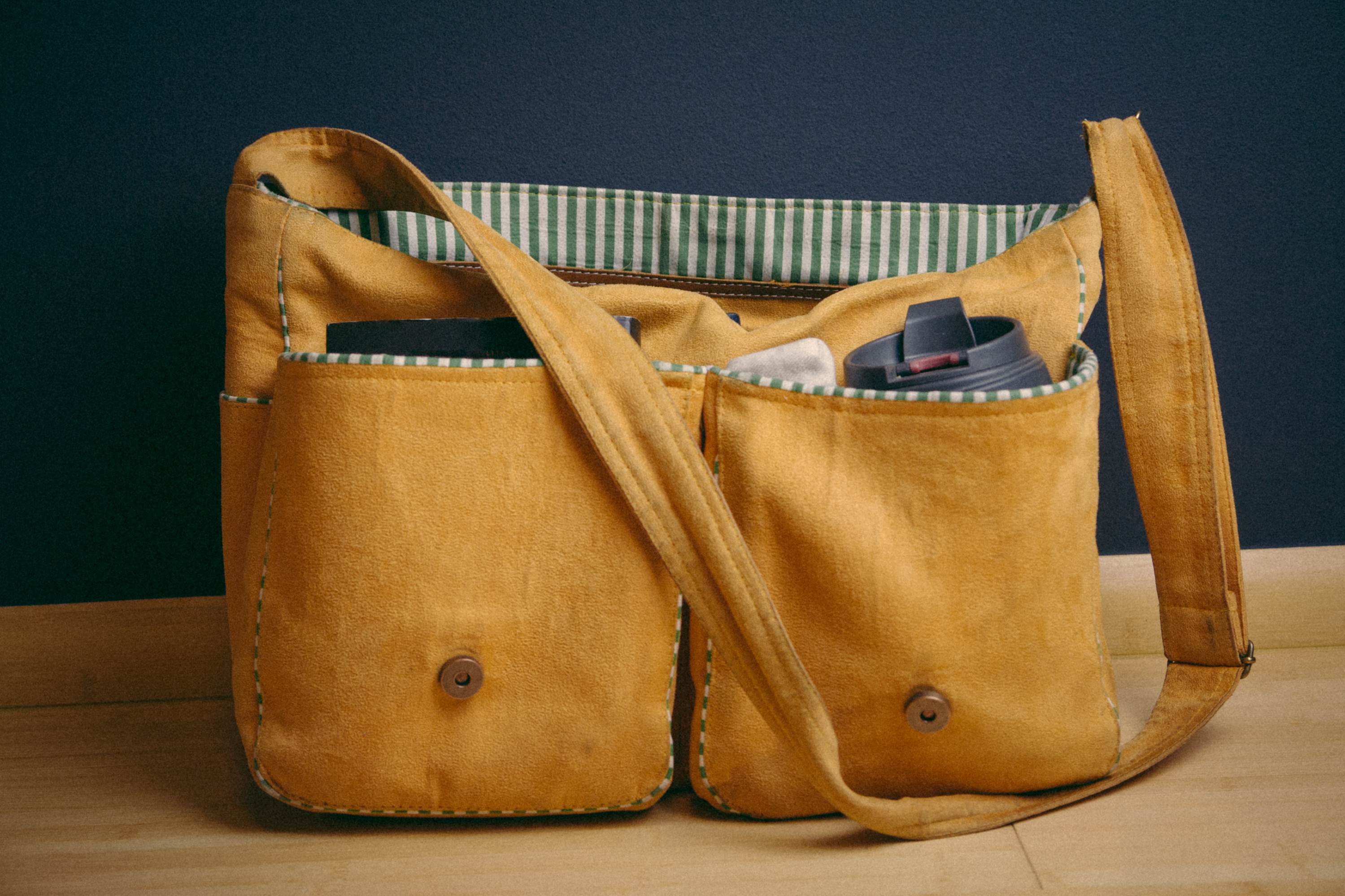 Vintage Leather Bag_Peter Belch_Stocksnap