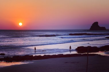 Beach Sunset 2 People_Leonie Fahjen_Stocksnap