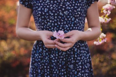 Woman Blue Dress w flower_Valeria Boltneva_Stocksnap